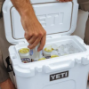 YETI的Roadie15是该品牌有史以来最实惠的冷藏箱